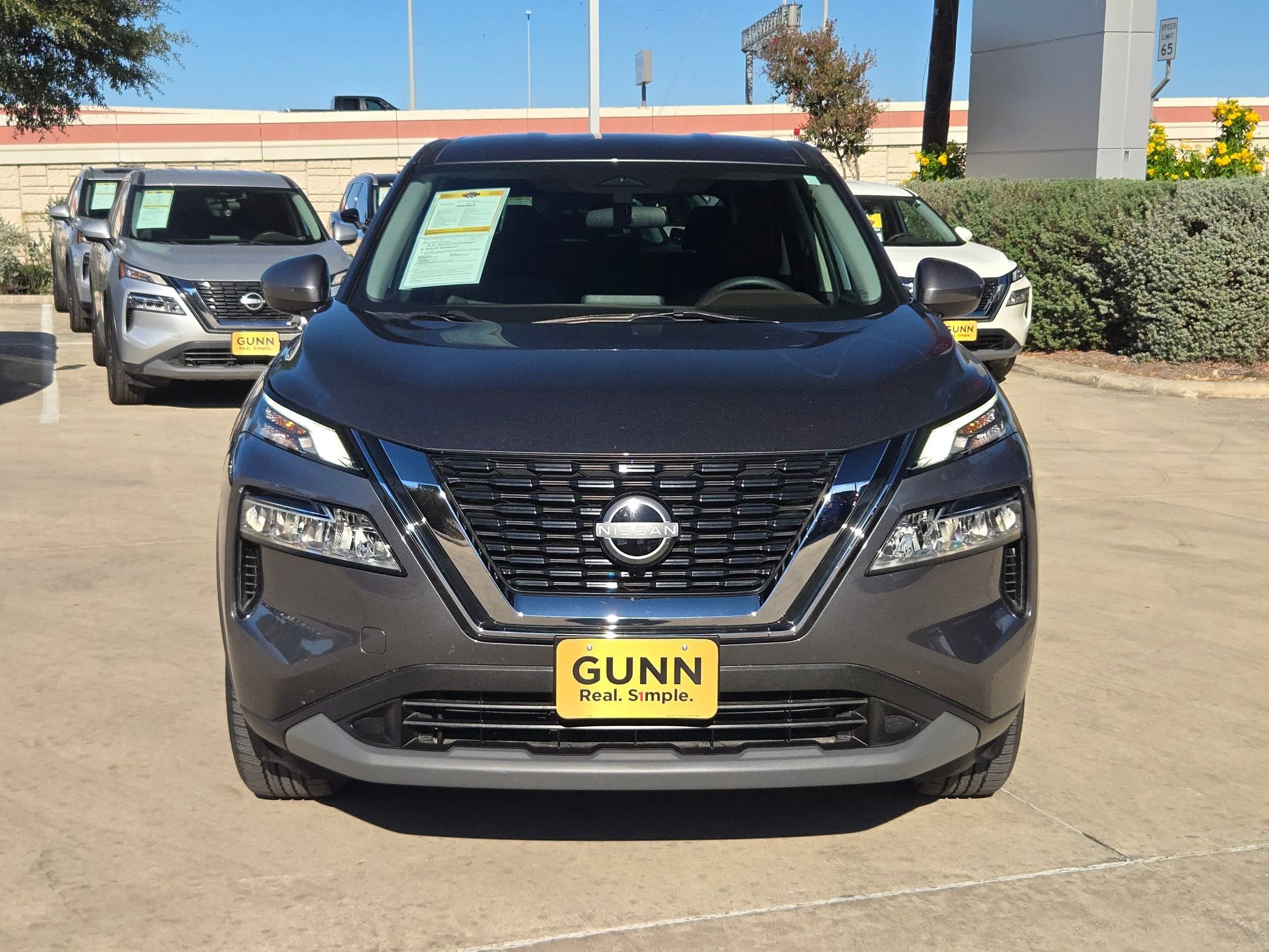 Used 2023 Nissan Rogue SV video 2