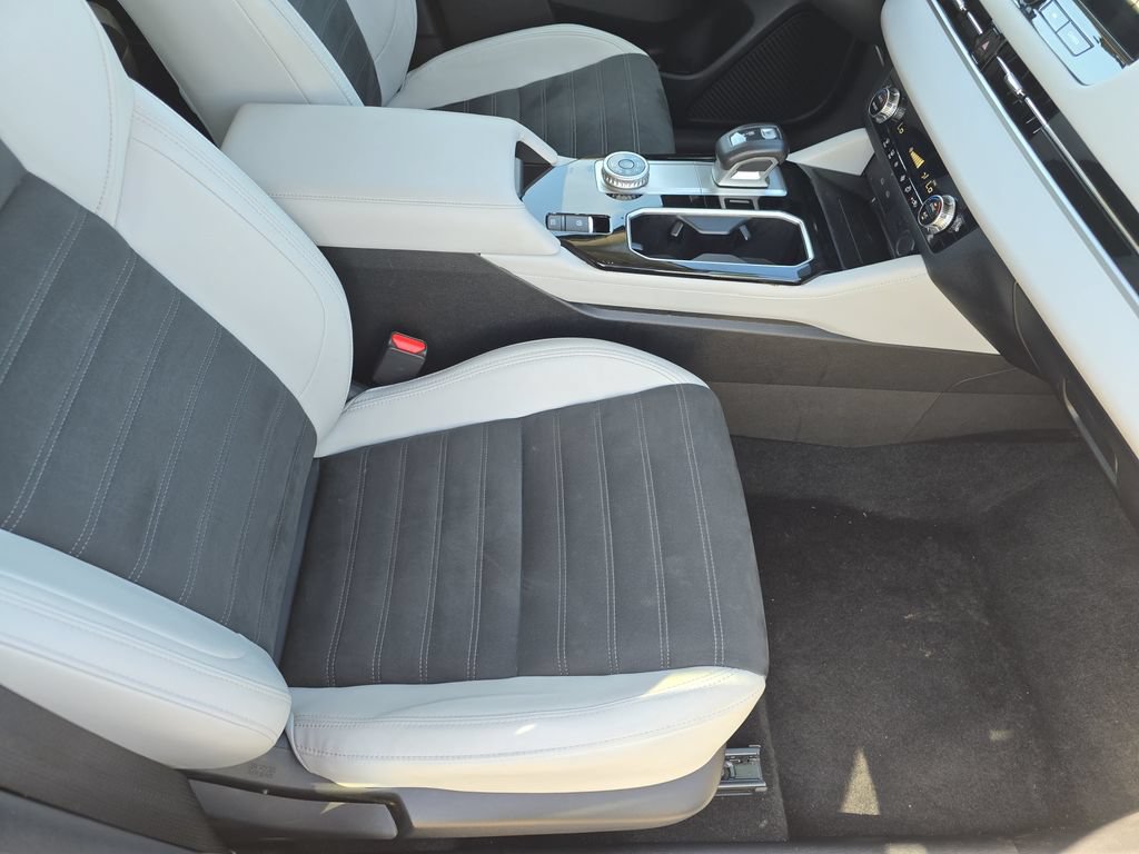 Used 2025 Mitsubishi Outlander SE AWD/4WD image 10