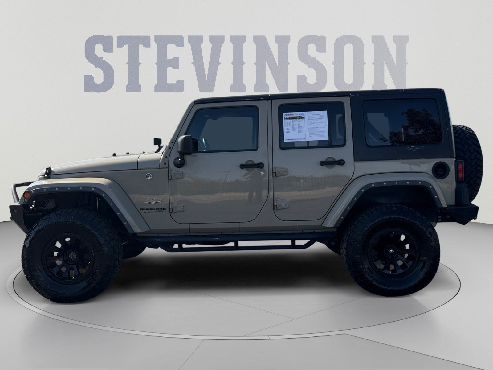 Used 2018 Jeep Wrangler Unlimited Sahara w/ Connectivity Group AWD/4WD image 2