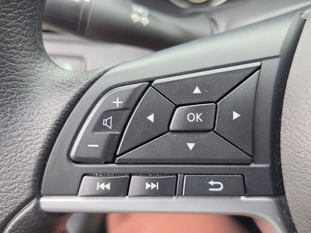 Used 2025 Nissan Altima 2.5 SV image 23