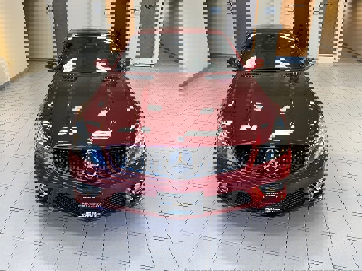 Used 2011 Mercedes-Benz SL 550 image 3