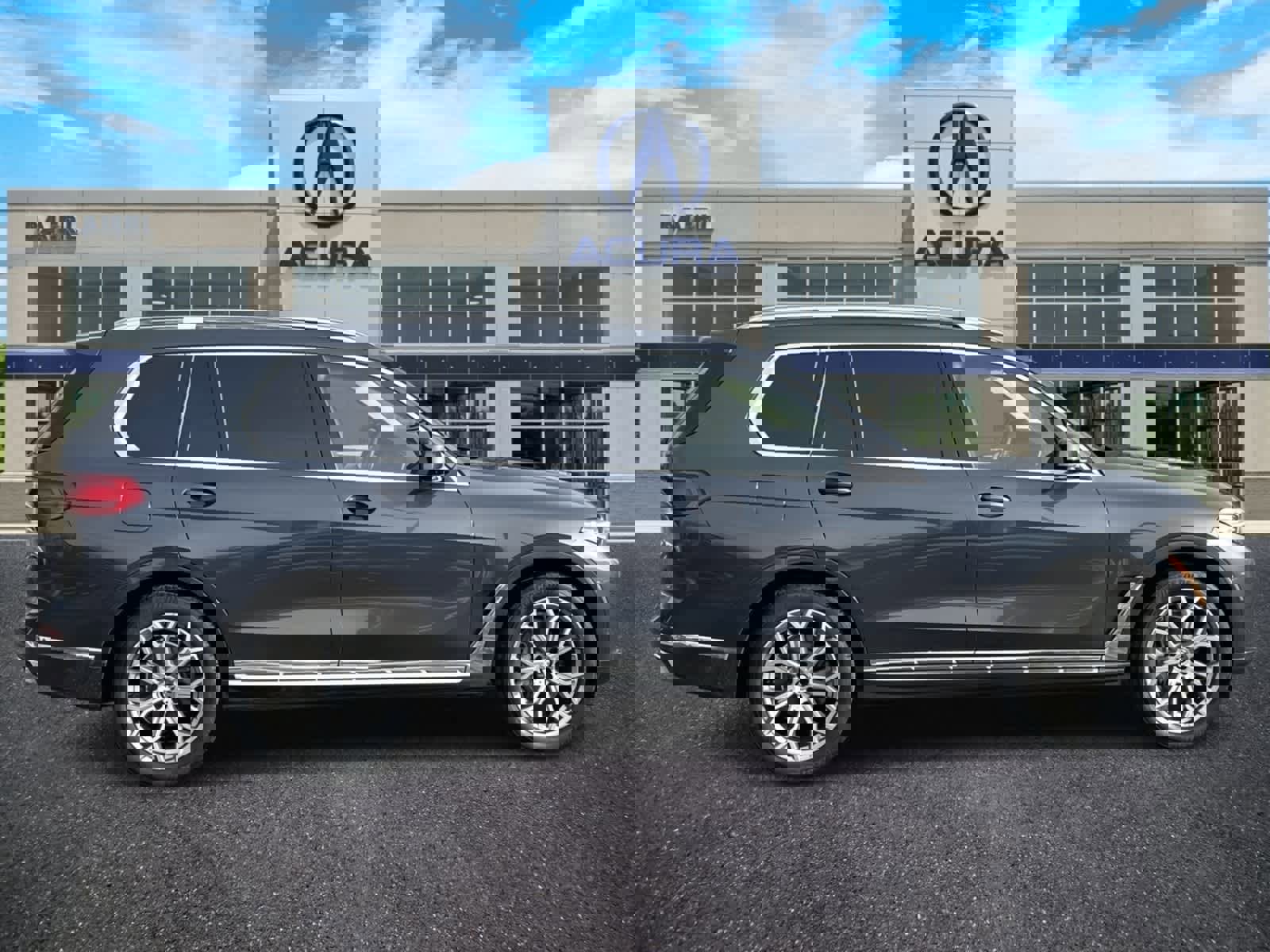 Used 2021 BMW X7 xDrive40i w/ Cold Weather Package image 6