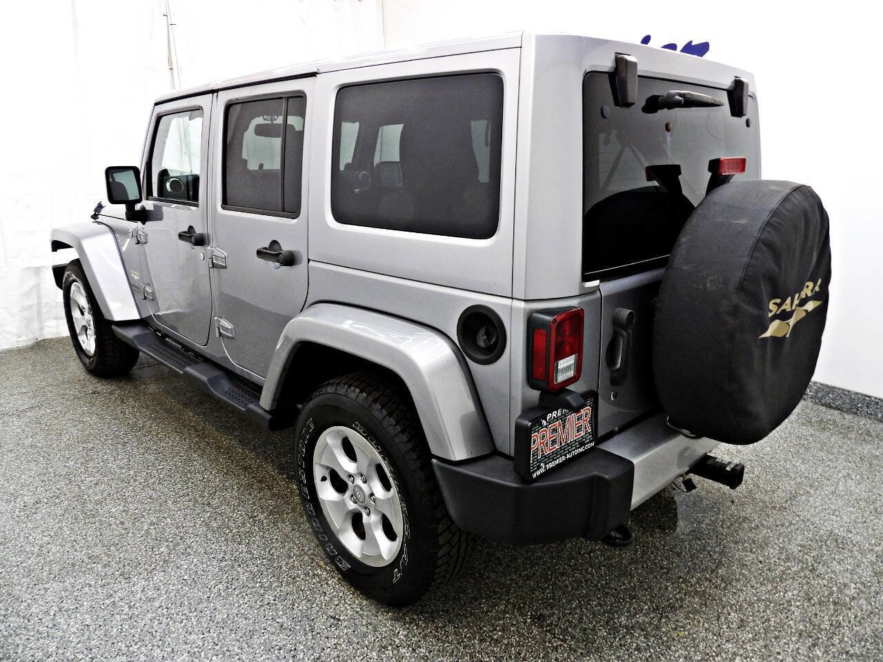Used 2014 Jeep Wrangler Unlimited Sahara w/ Connectivity Group image 4