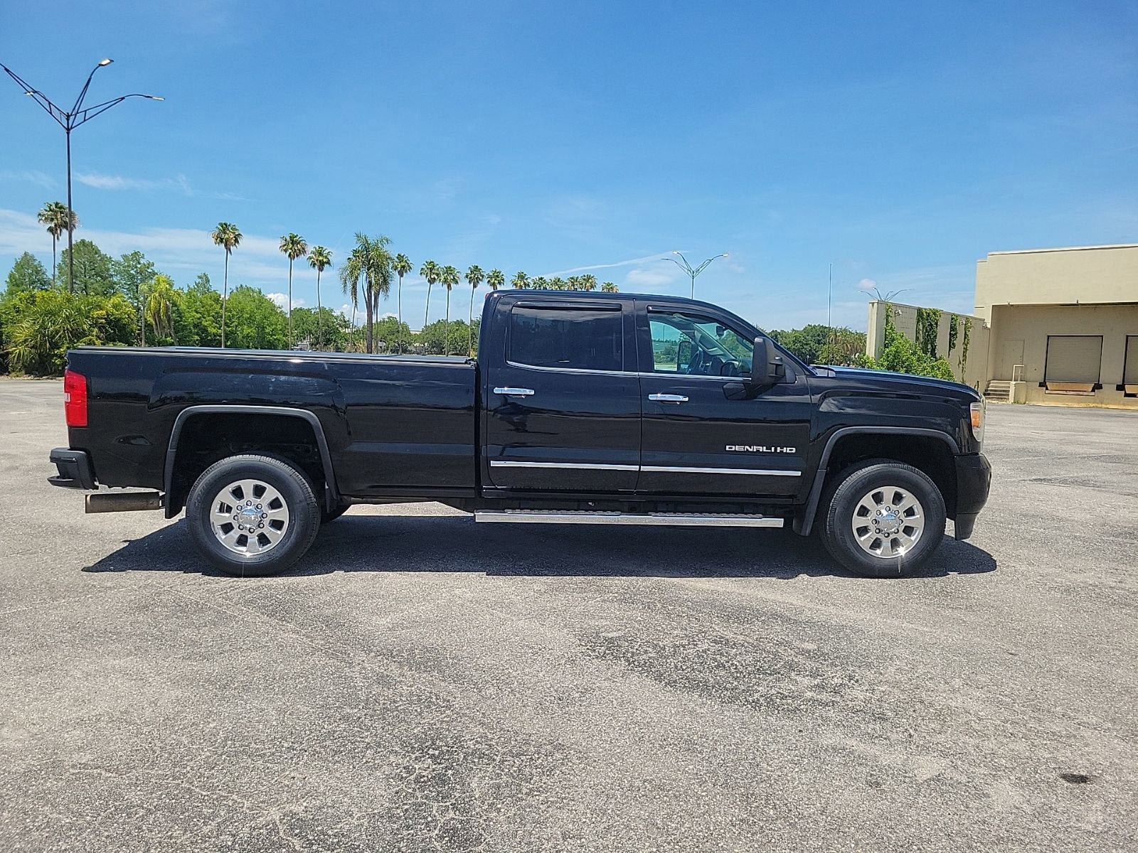 Used 2015 GMC Sierra 3500 Denali w/ Duramax Plus Package AWD/4WD image 4