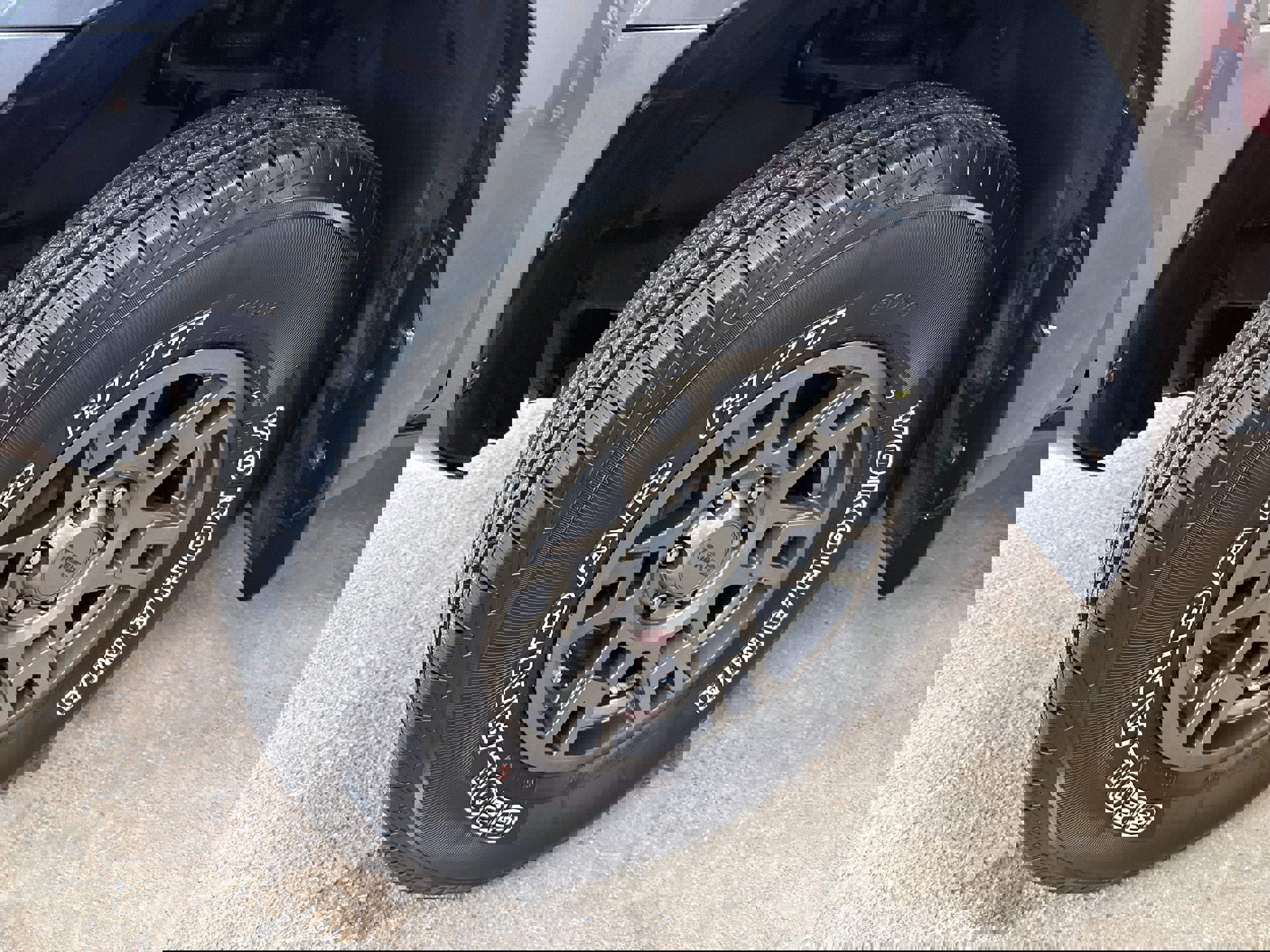 Used 2020 Toyota 4Runner Venture w/ Moonroof Package AWD/4WD image 4