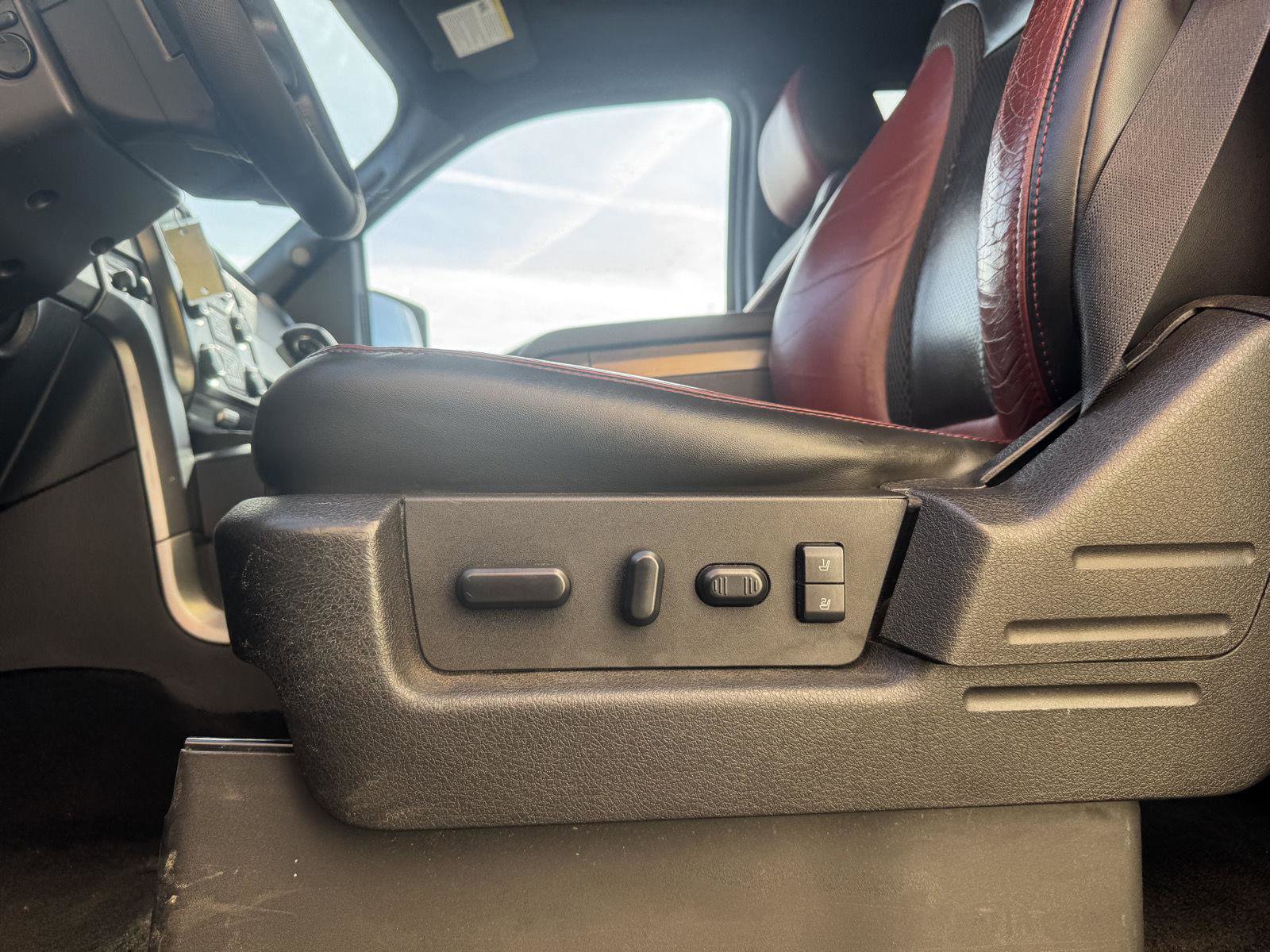 Used 2014 Ford F150 Raptor w/ Equipment Group 801A Luxury AWD/4WD image 15