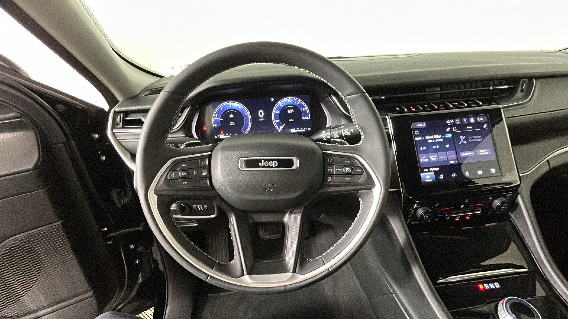 Used 2023 Jeep Grand Cherokee Laredo w/ Luxury Tech Group I AWD/4WD image 18