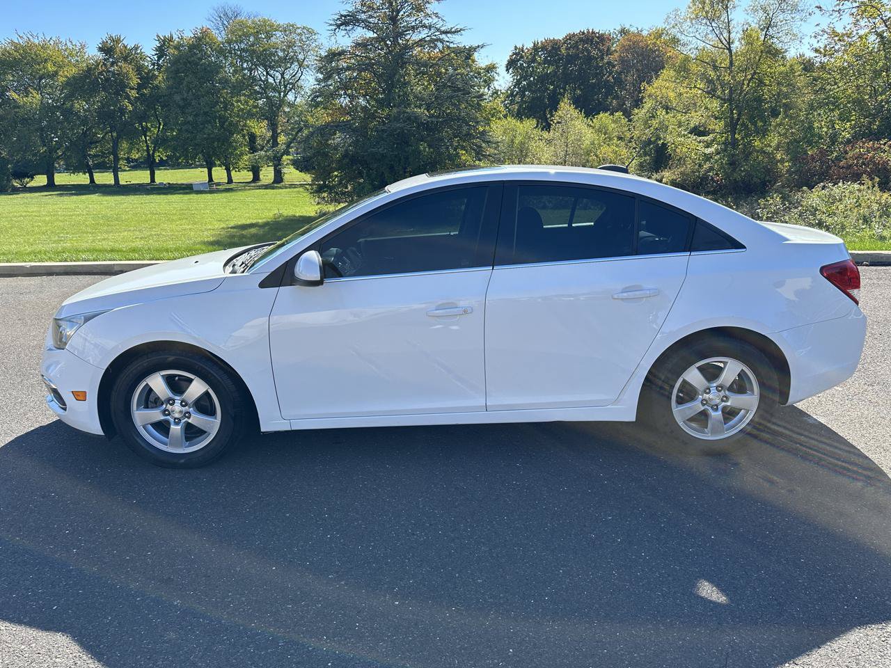 Used 2015 Chevrolet Cruze LT w/ Sun And Sound Package FWD image 8