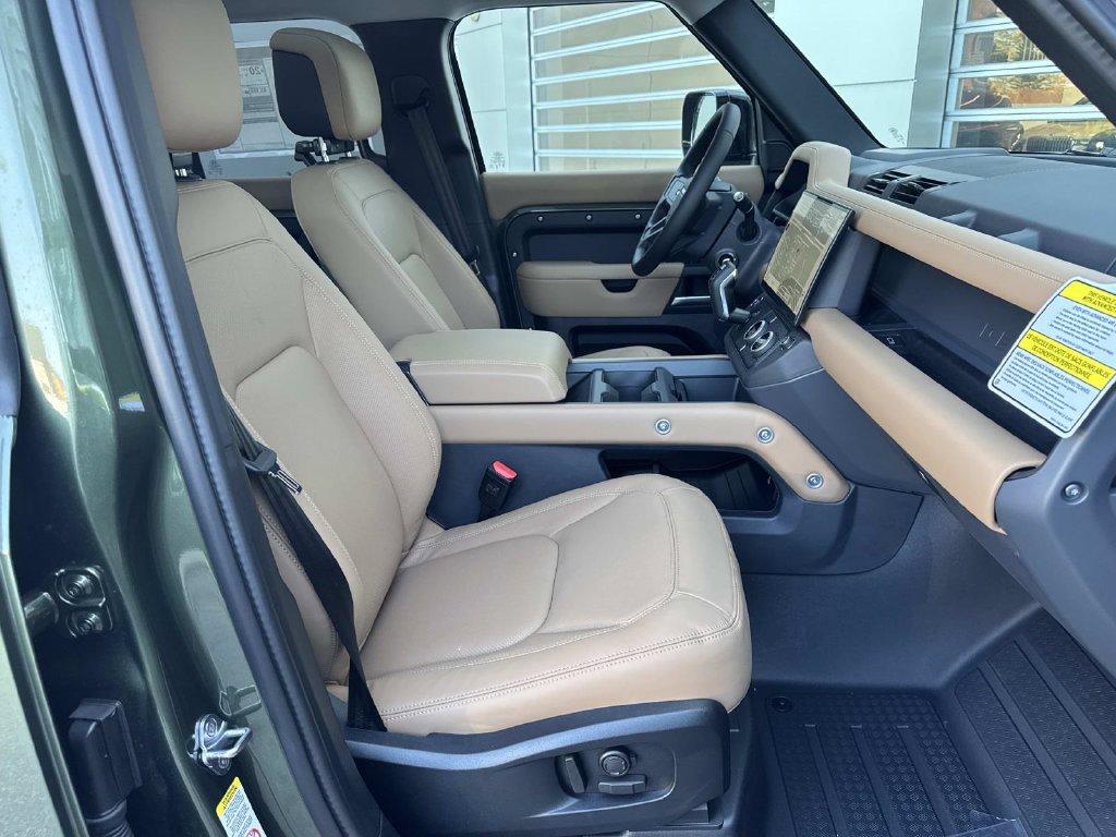 New 2026 Land Rover Defender 110 S AWD/4WD image 9