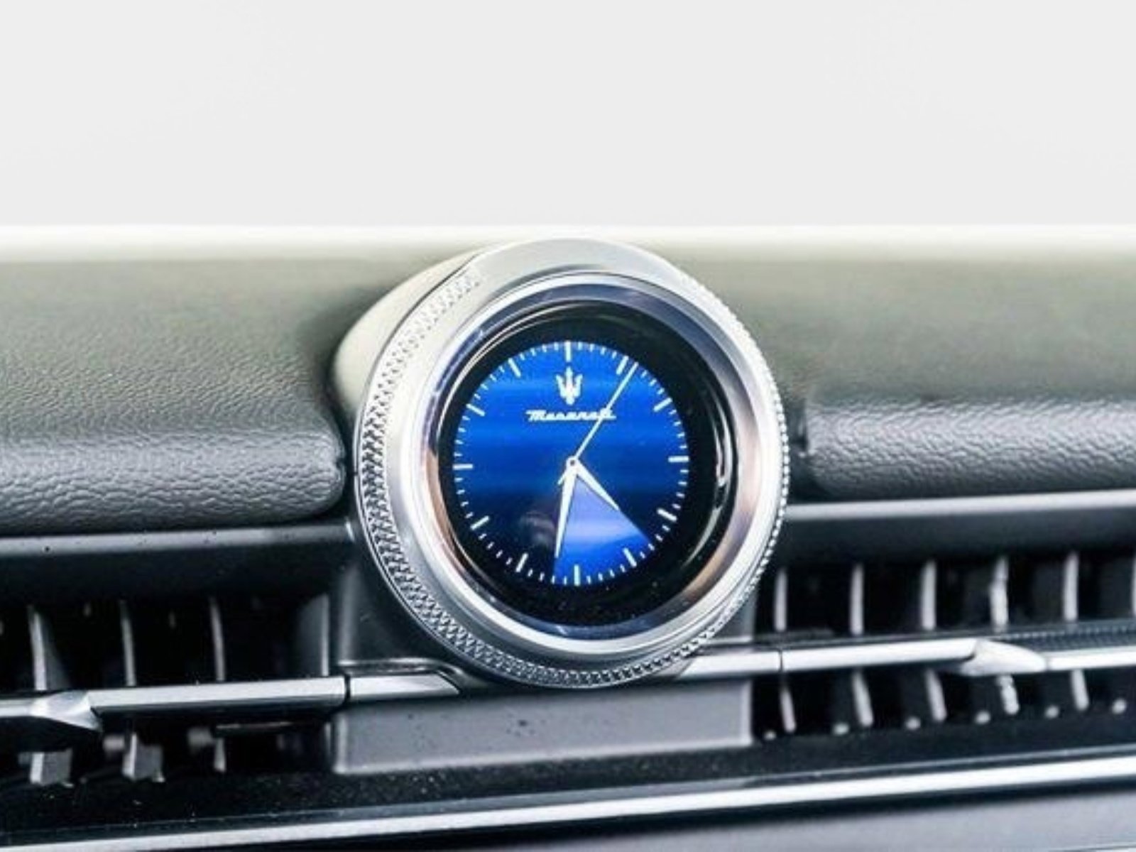 Used 2024 Maserati Grecale GT image 13