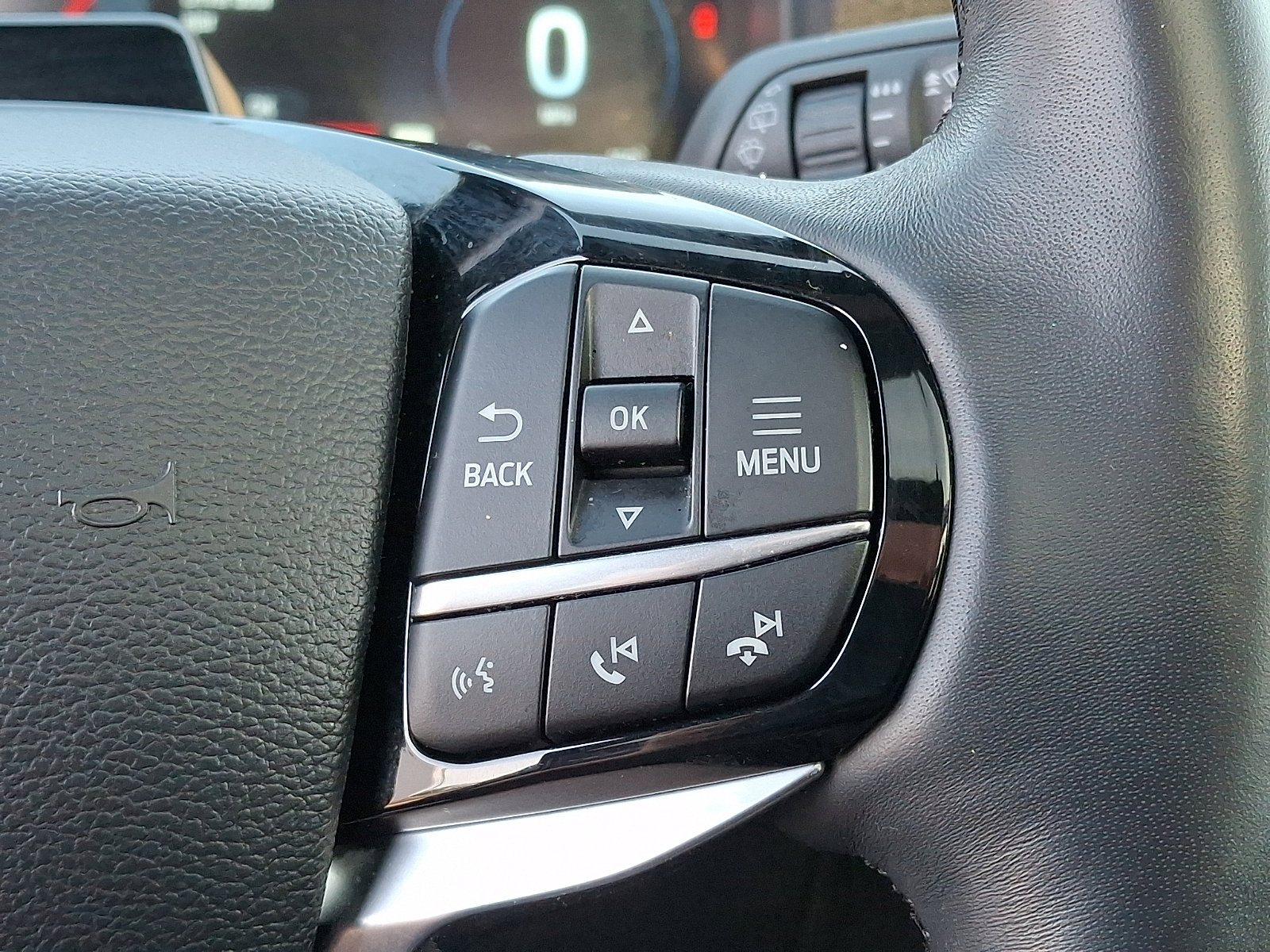 Used 2025 Ford Explorer Platinum w/ LUX Leather Package image 24