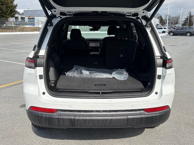 New 2026 Jeep Grand Cherokee Altitude AWD/4WD image 7