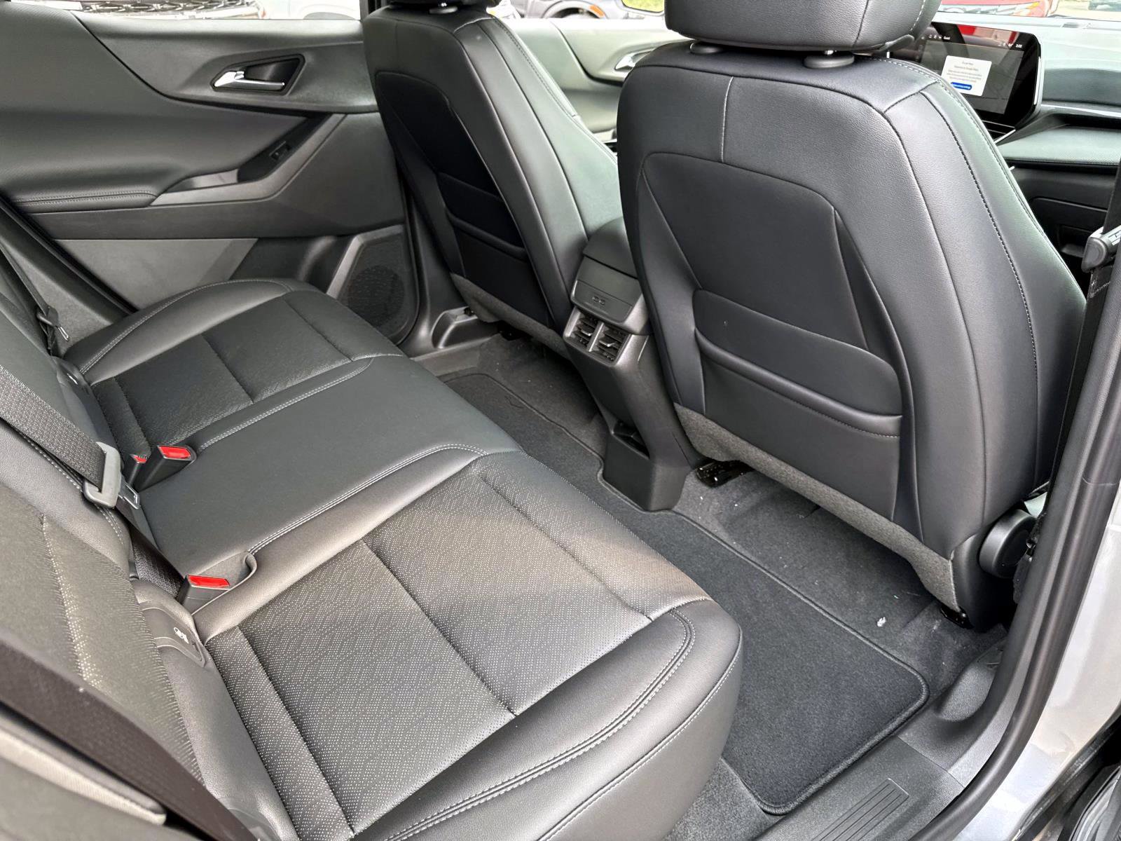 New 2026 Chevrolet Equinox LT w/ Convenience Package II image 9