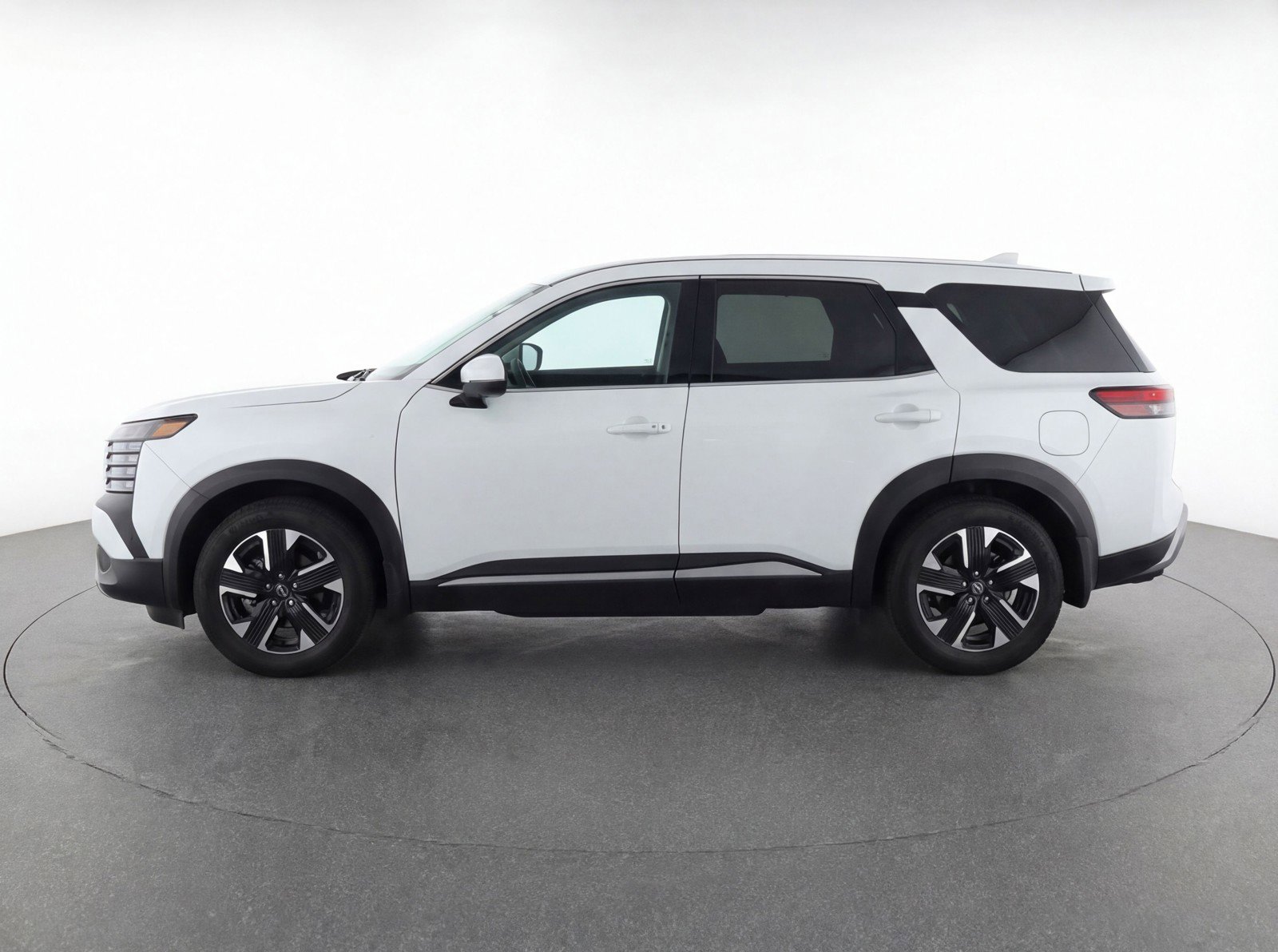 Used 2025 Nissan Kicks SV AWD/4WD image 5