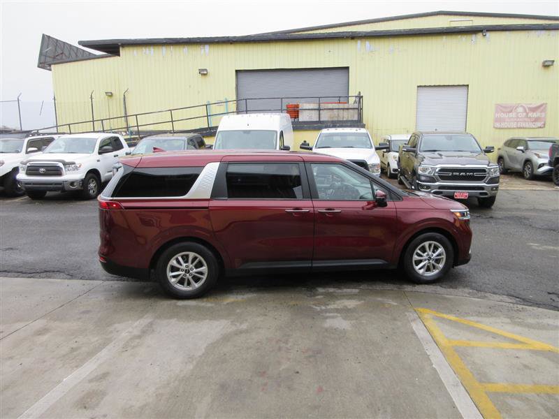 Used 2022 Kia Carnival LX image 8