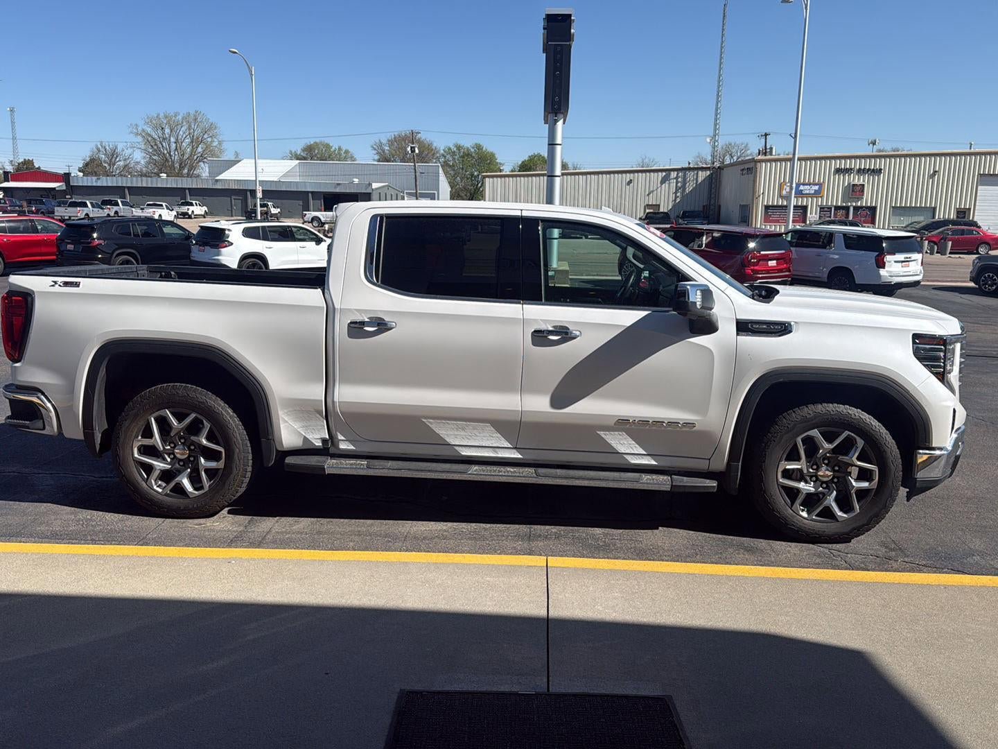 Used 2024 GMC Sierra 1500 SLT w/ SLT Premium Plus Package AWD/4WD image 8