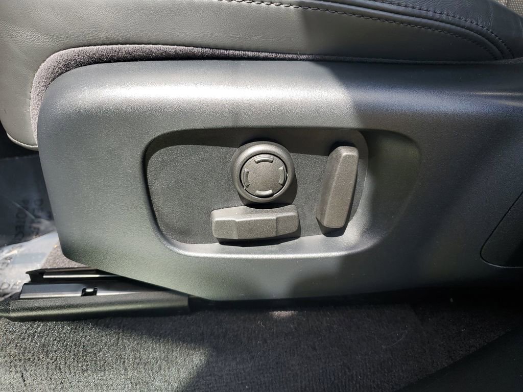 Used 2020 Land Rover Range Rover Sport HSE image 26