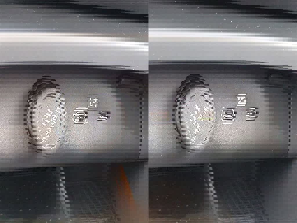 New 2026 Volvo XC40 B5 Core w/ Protection Package Premier image 29