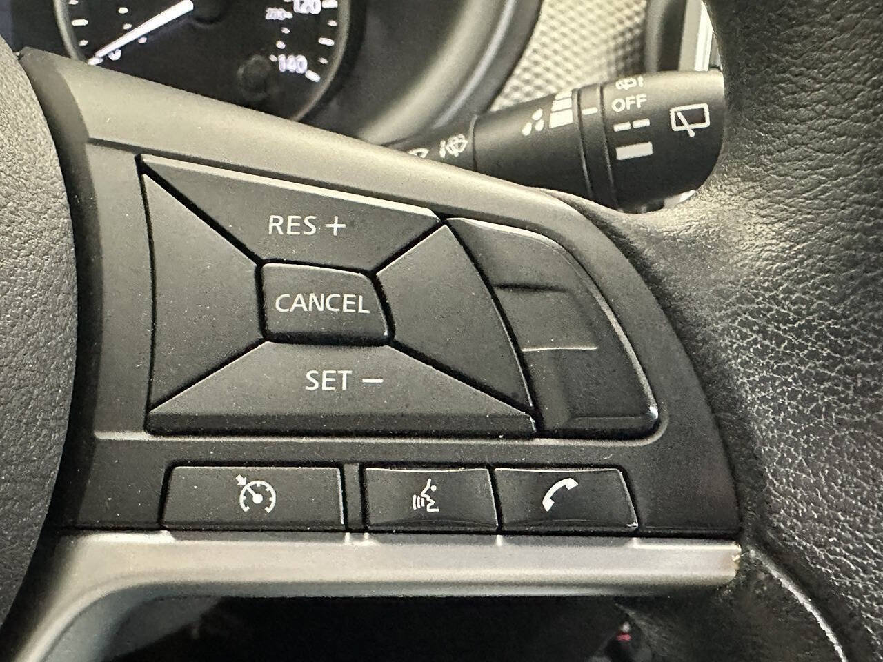 Used 2019 Nissan Kicks SV FWD image 27