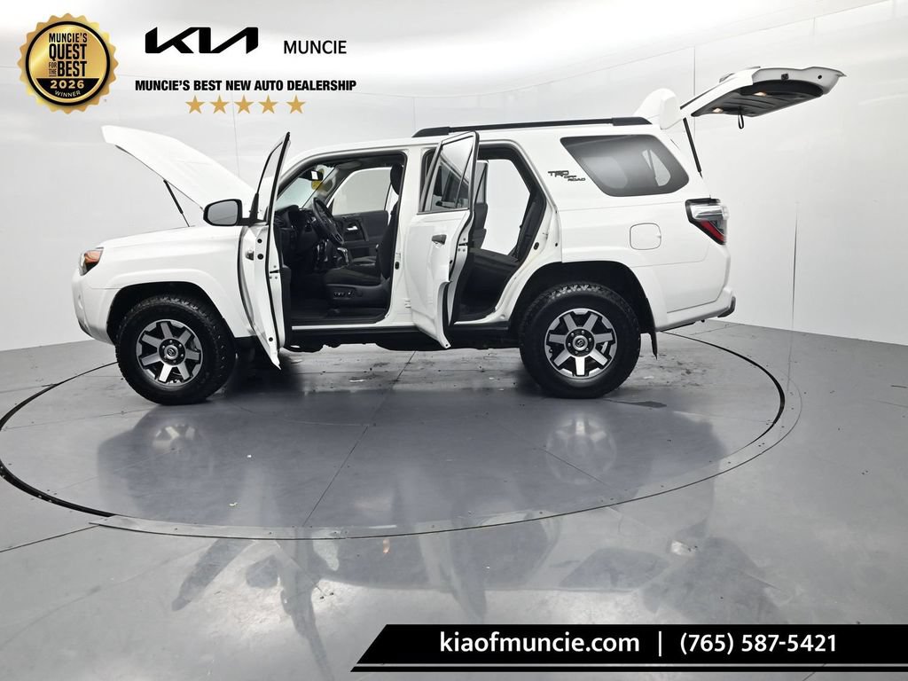 Used 2021 Toyota 4Runner TRD Off-Road AWD/4WD image 57