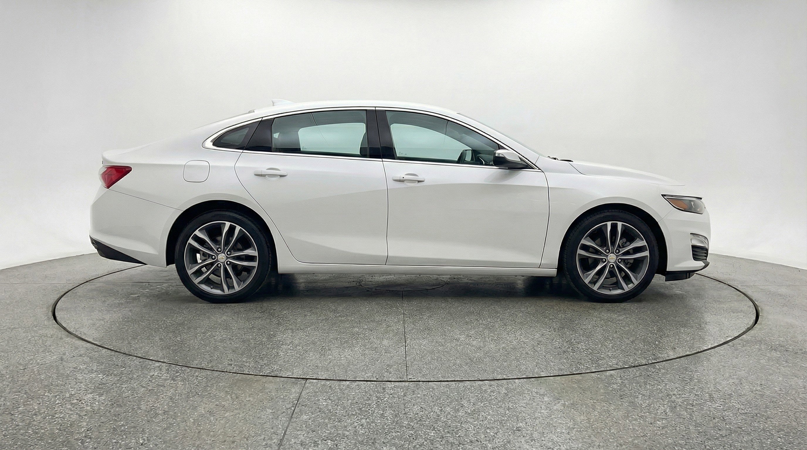 Used 2024 Chevrolet Malibu LT image 11