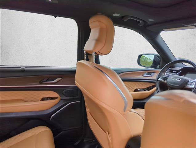 Used 2022 Jeep Grand Cherokee L Summit w/ Advanced Protech Group IV AWD/4WD image 23