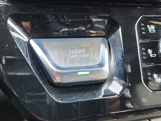 Used 2025 GMC Sierra 1500 AT4 image 21