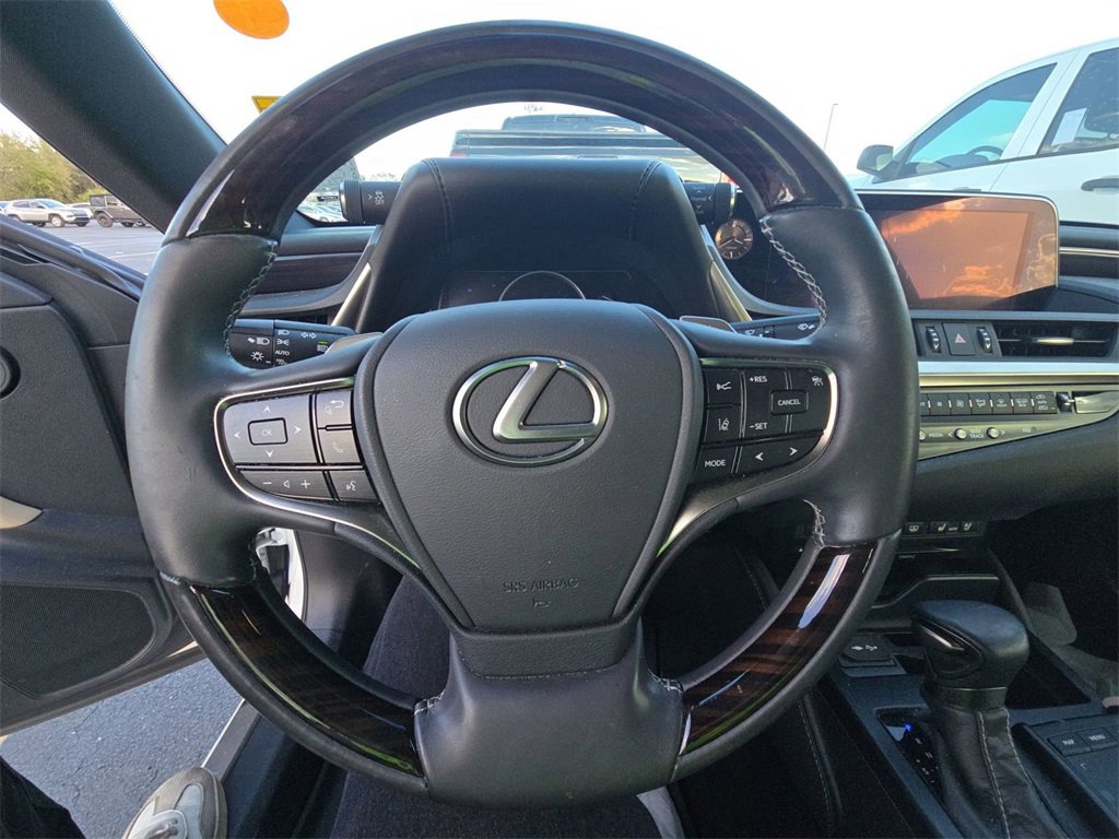 Used 2020 Lexus ES 350 Luxury w/ Accessory Package 2 image 17