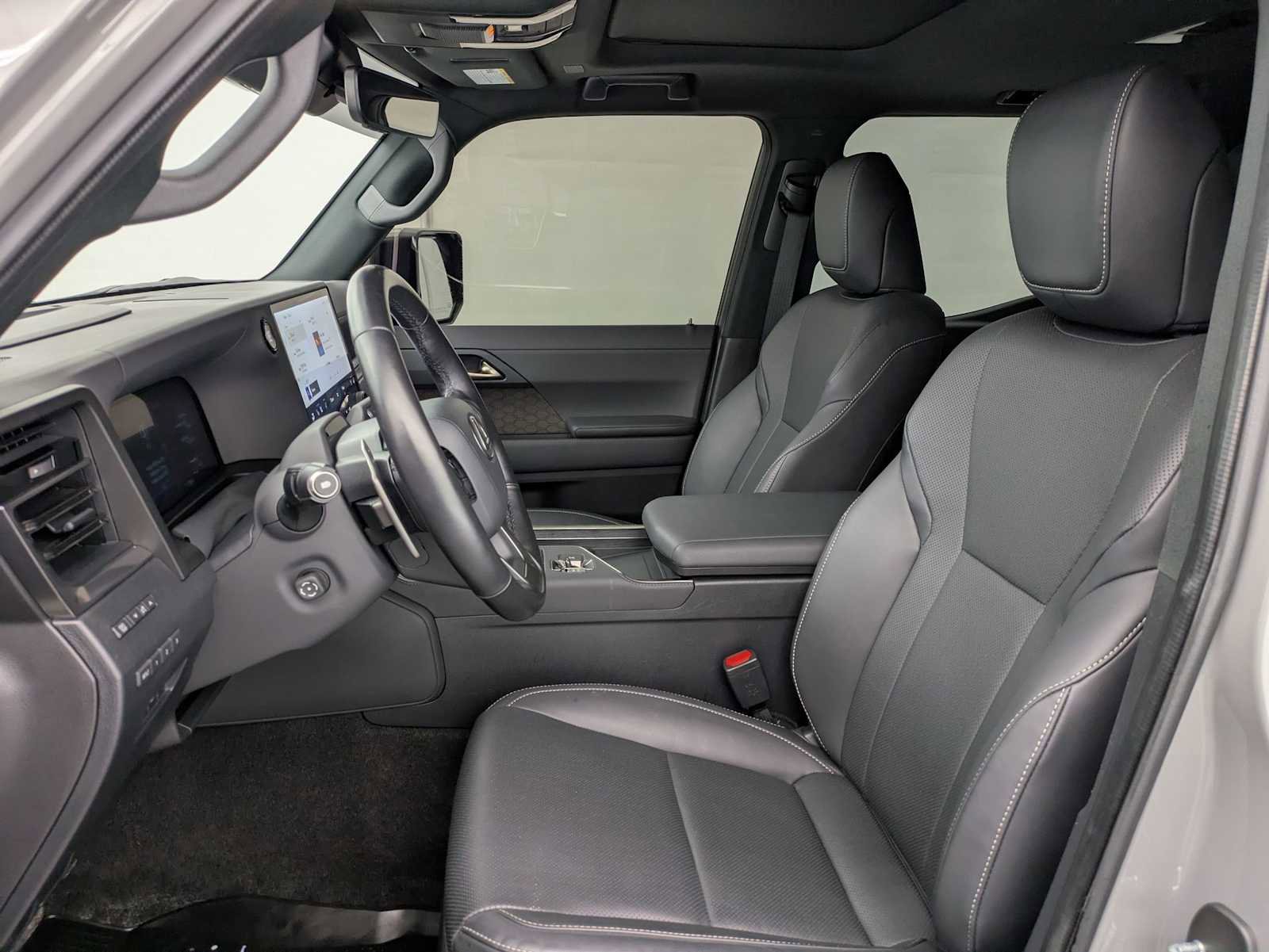 Used 2024 Lexus GX 550 w/ Cold Area Package AWD/4WD image 16
