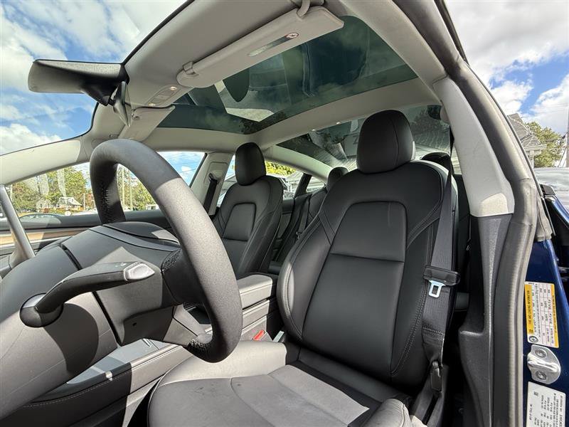 Used 2022 Tesla Model 3 Long Range AWD/4WD image 9