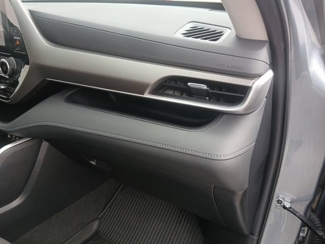 Used 2023 Toyota Highlander LE FWD image 23
