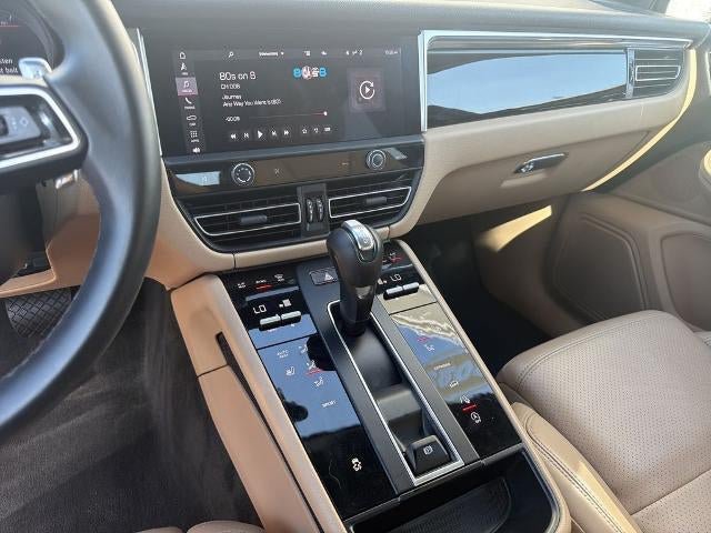 Used 2023 Porsche Macan AWD/4WD image 28