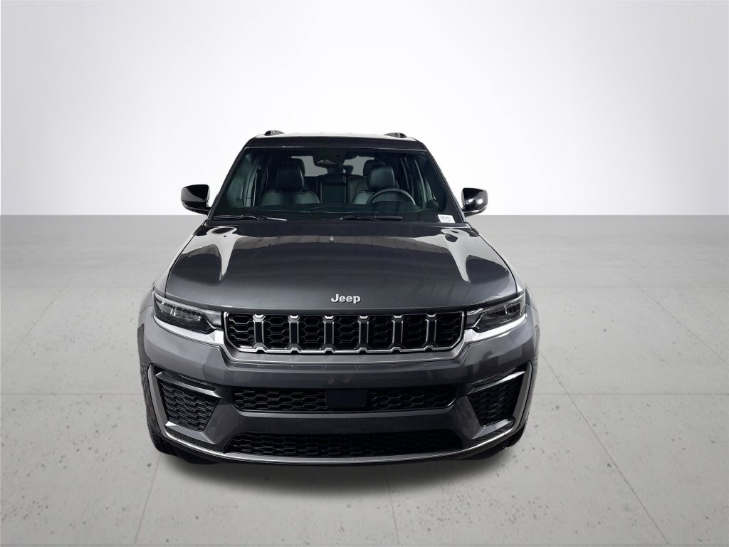 New 2026 Jeep Grand Cherokee Limited w/ MOPAR Finishing Package AWD/4WD image 3