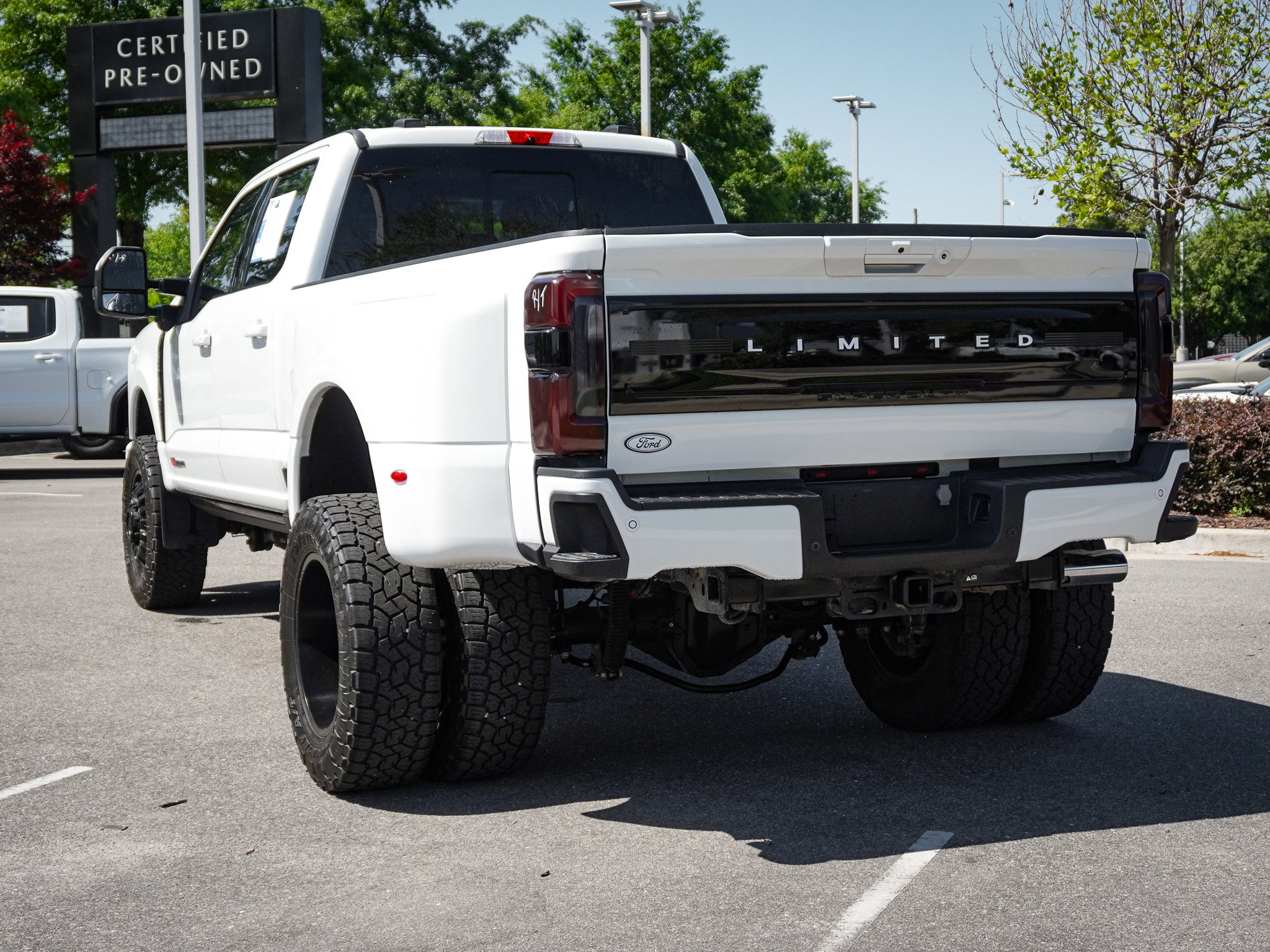 Used 2024 Ford F350 Limited AWD/4WD image 8