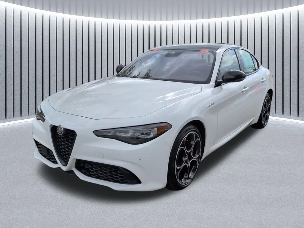 Used 2024 Alfa Romeo Giulia Veloce AWD/4WD image 20