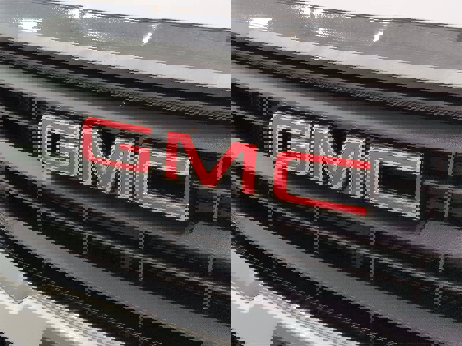 Used 2022 GMC Terrain SLE w/ Driver Convenience Package image 13