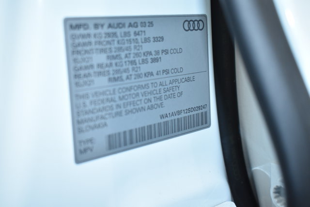 Used 2025 Audi Q8 Premium AWD/4WD image 38