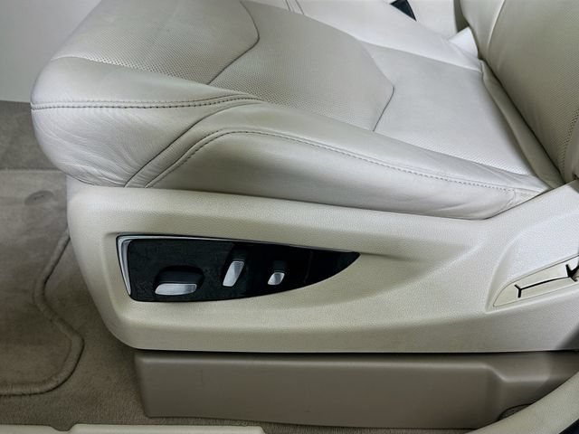 Used 2020 Cadillac Escalade Premium Luxury AWD/4WD image 25