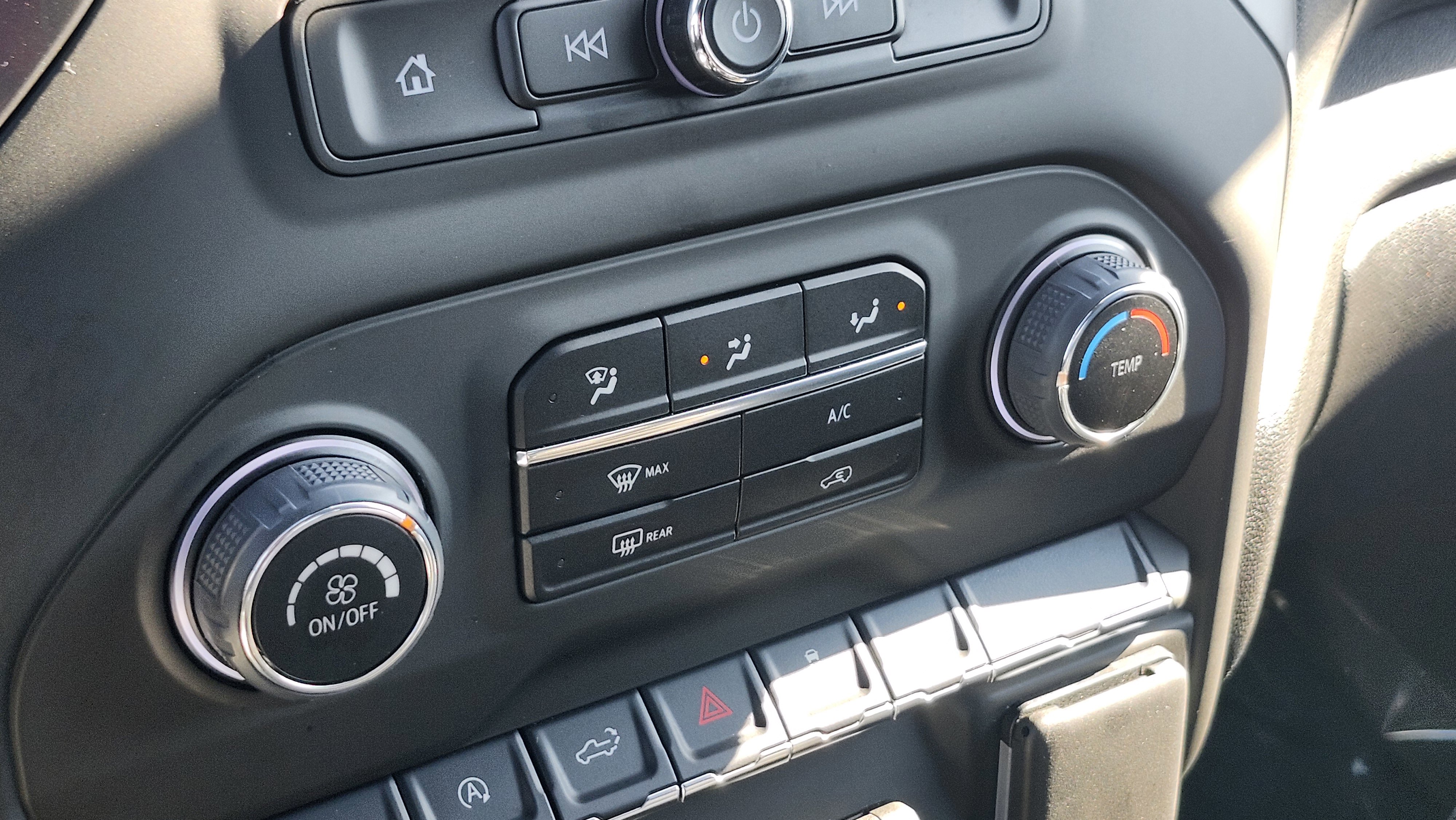 Used 2025 Chevrolet Silverado 1500 Custom image 27