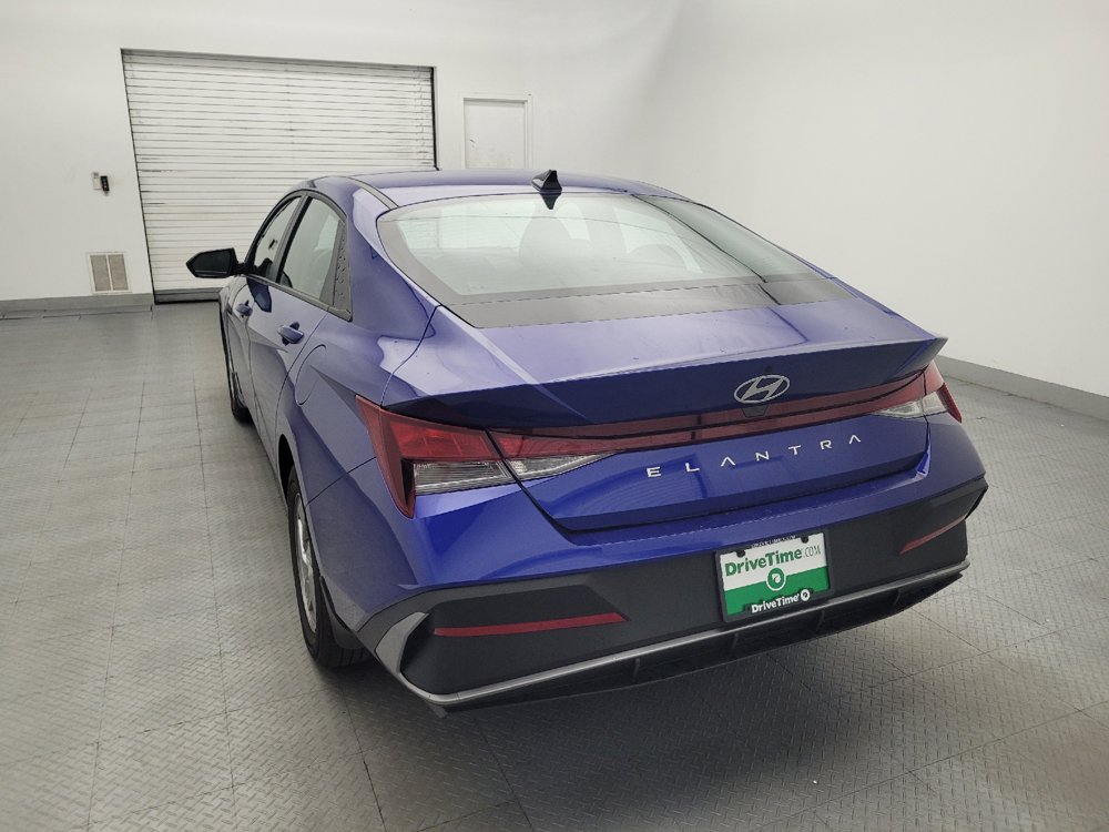 Used 2025 Hyundai Elantra SE FWD image 7