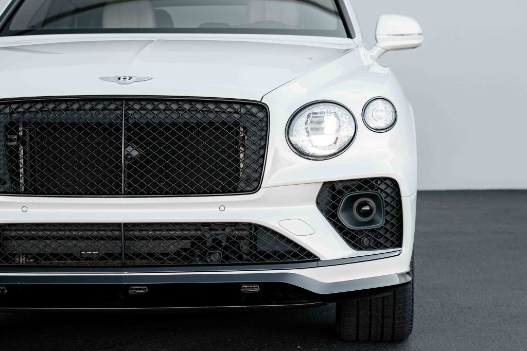 Used 2021 Bentley Bentayga image 3