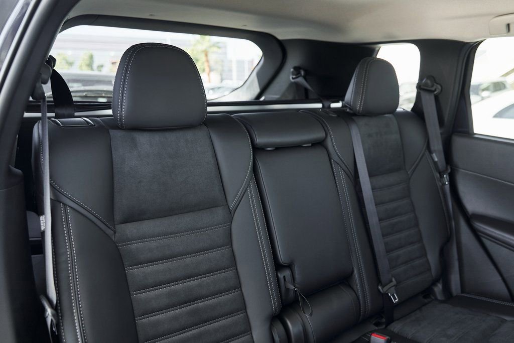 Used 2025 Mitsubishi Outlander SE FWD image 29