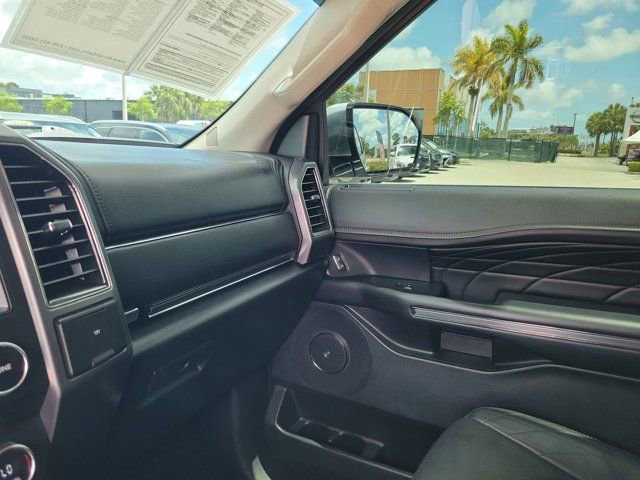 Used 2018 Ford Expedition Platinum RWD image 29