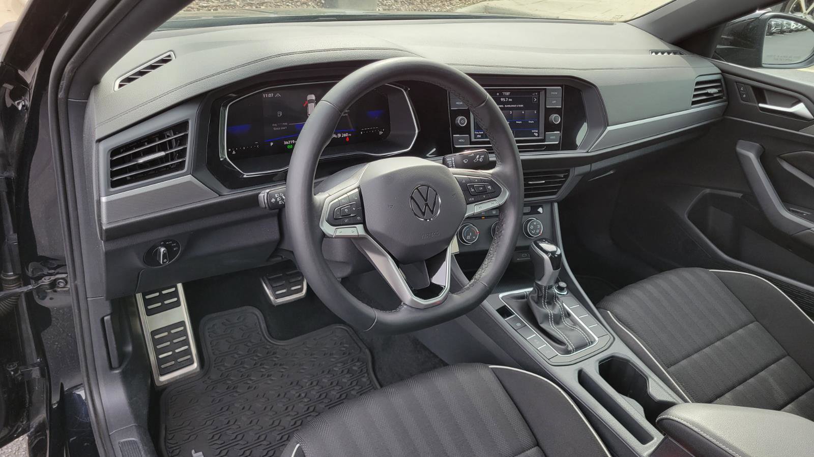 Used 2023 Volkswagen Jetta Sport image 21