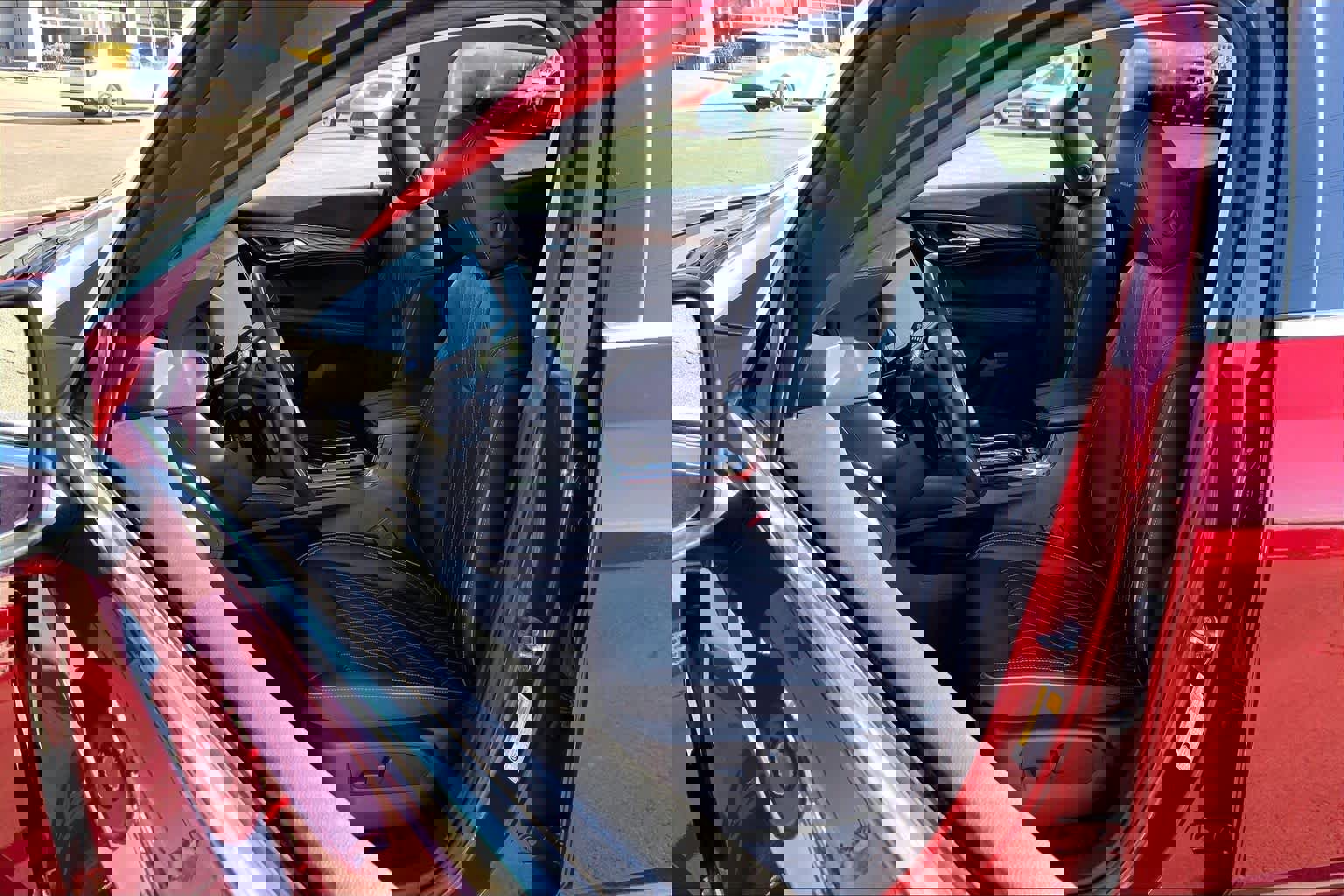 Used 2023 Buick Envision Avenir image 8