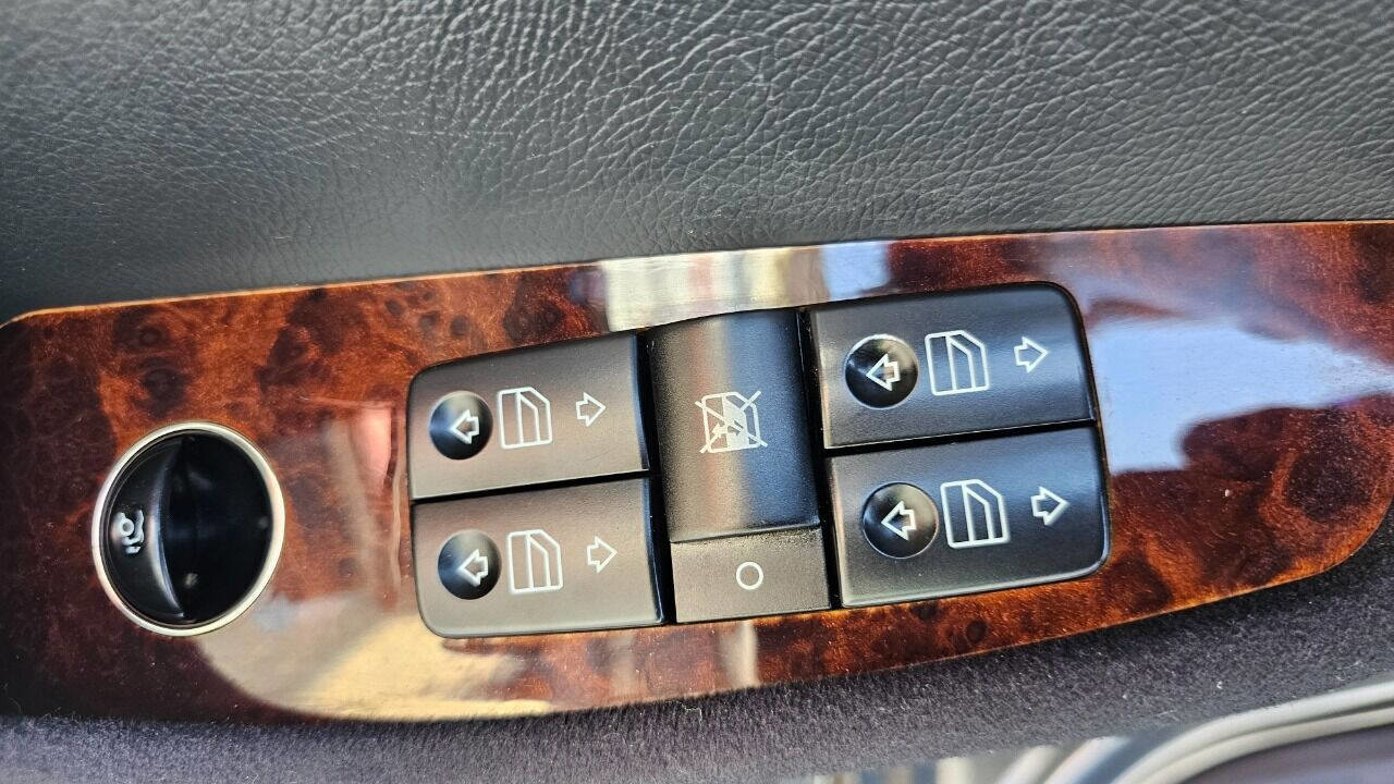 Used 2005 Mercedes-Benz S 500 4MATIC image 13