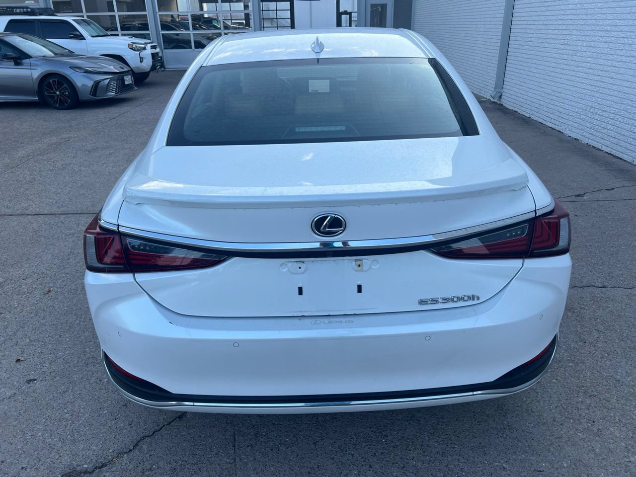Used 2024 Lexus ES 300h w/ Premium Package FWD image 5