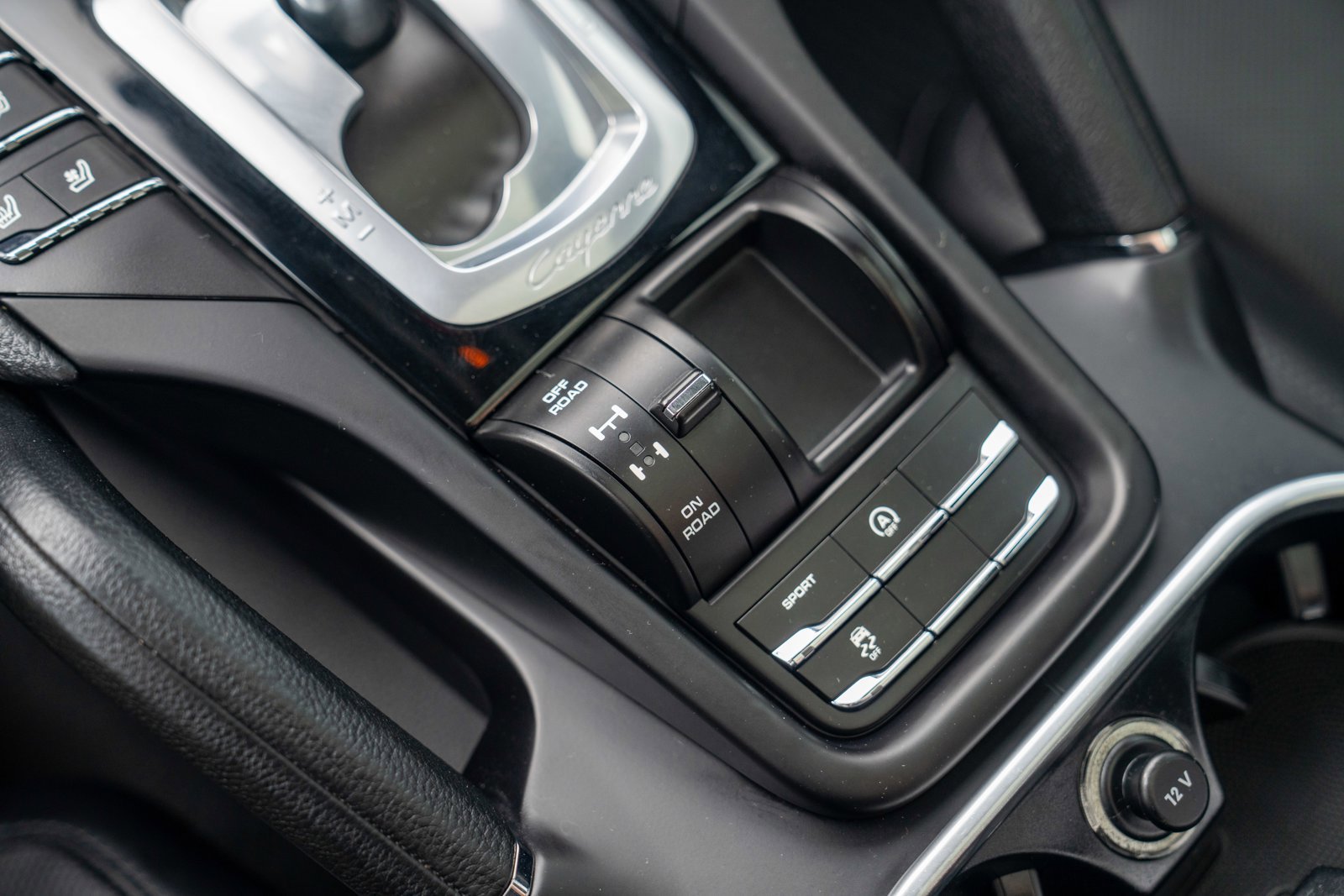 Used 2016 Porsche Cayenne image 20