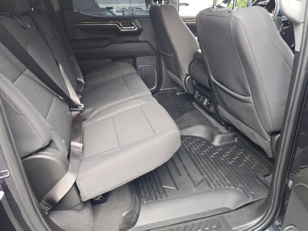 Certified 2024 Chevrolet Silverado 1500 LT AWD/4WD image 19