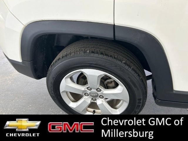 Used 2019 Jeep Compass Latitude w/ Cold Weather Group AWD/4WD image 10